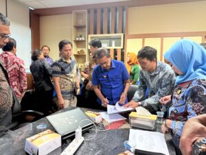 BPK Sultra Serahkan Konsep LHP LKPD 2025, Bupati Kolaka Utara Tegaskan Komitmen Tata Kelola Transparan 10