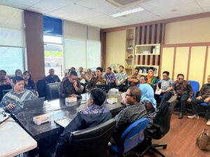 BPK Sultra Serahkan Konsep LHP LKPD 2025, Bupati Kolaka Utara Tegaskan Komitmen Tata Kelola Transparan 14