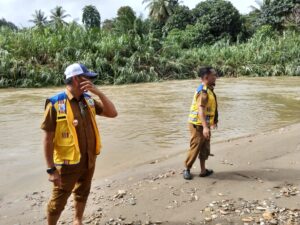 Kadis PUPR Kolaka Utara Tinjau Dua Titik Rawan Banjir, Siapkan Langkah Normalisasi Sungai 7