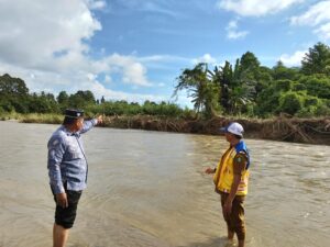 Kadis PUPR Kolaka Utara Tinjau Dua Titik Rawan Banjir, Siapkan Langkah Normalisasi Sungai 8