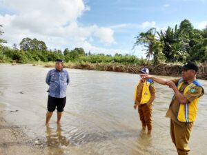 Kadis PUPR Kolaka Utara Tinjau Dua Titik Rawan Banjir, Siapkan Langkah Normalisasi Sungai 13