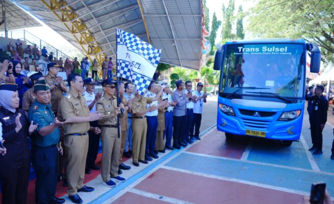 Pj Gubernur Luncurkan Dua Unit Bus Gratis Trans Sulsel